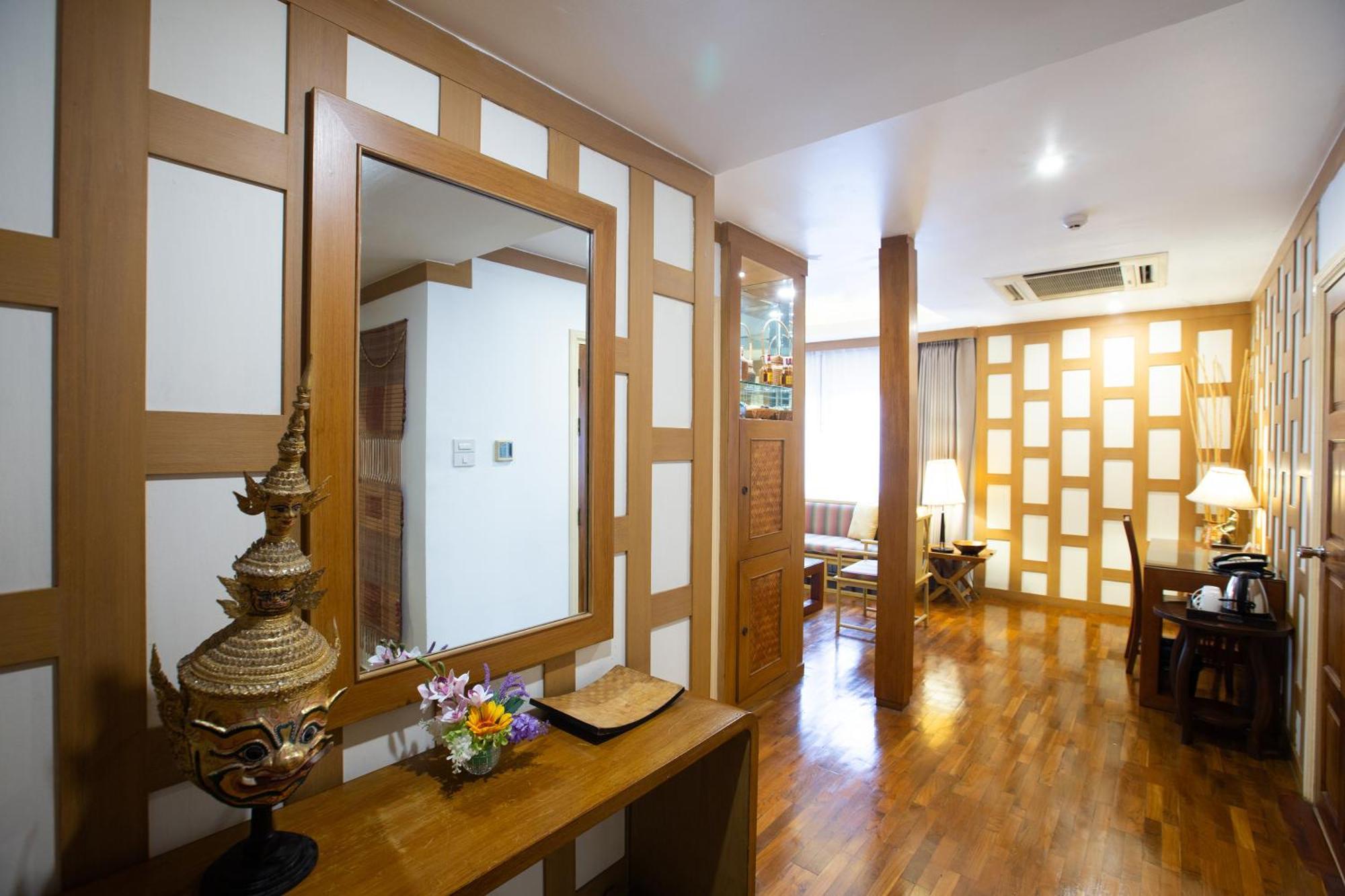 The Tarntawan Hotel Surawong Bangkok Eksteriør billede